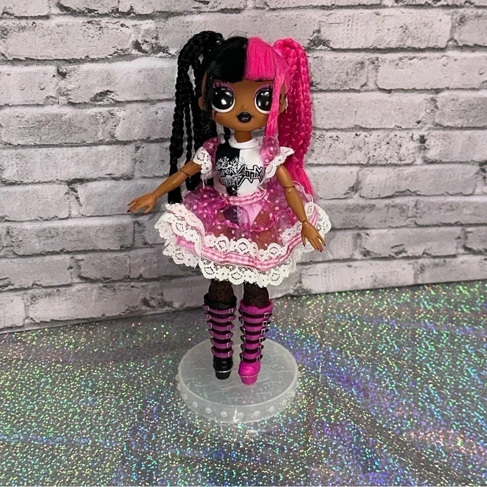 L.O.L. Surprise! LOL Surprise OMG Rock Metal Chick Remix Fashion Punk Doll